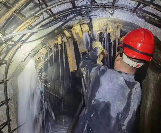 黄潭镇大坝堵漏