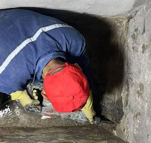 黄潭镇电缆沟堵漏